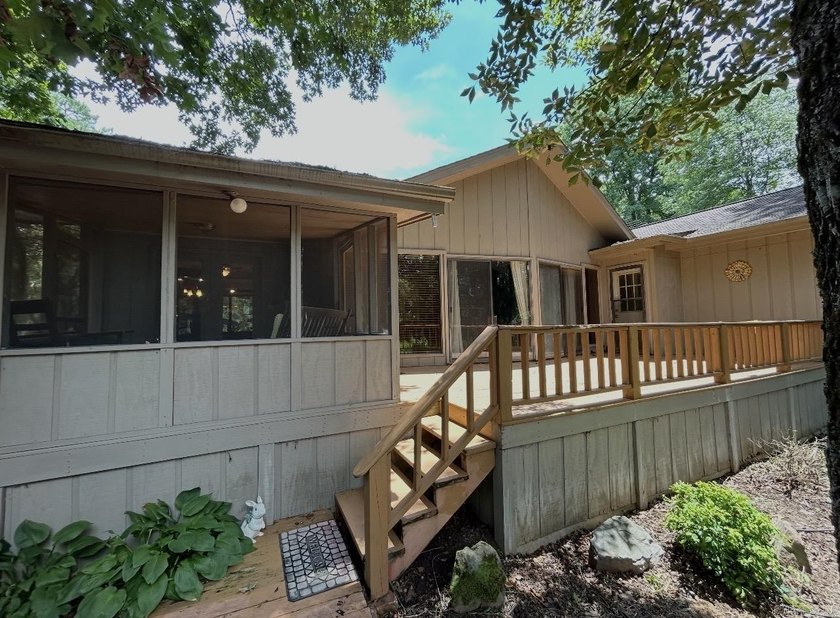 This Greers Ferry Lake area home retreat, is just 3.3 miles to - photo 29