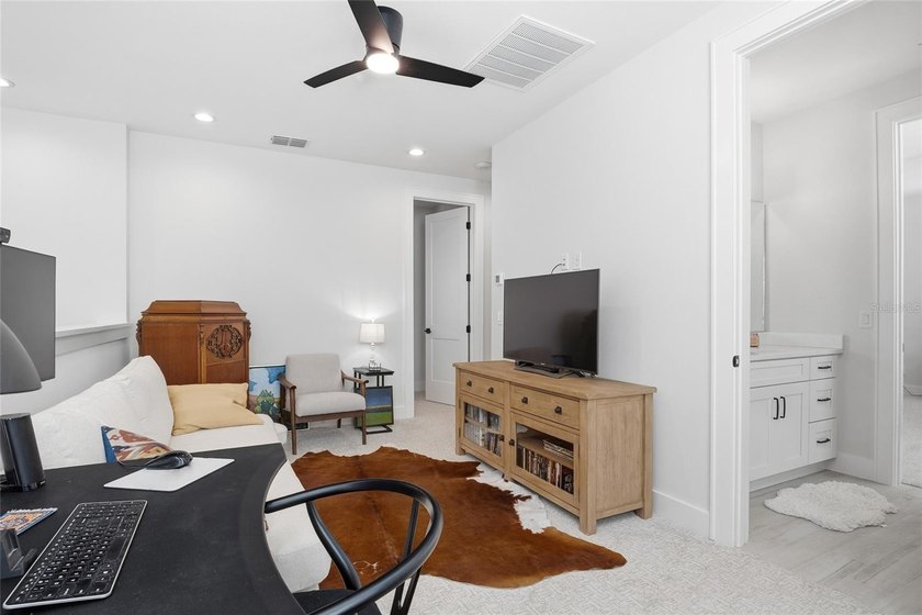 Virtually Staged. Modern Luxury in the Heart of Winter Garden's - photo 31