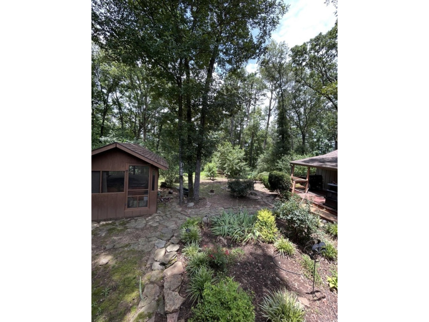 This Greers Ferry Lake area home retreat, is just 3.3 miles to - photo 32