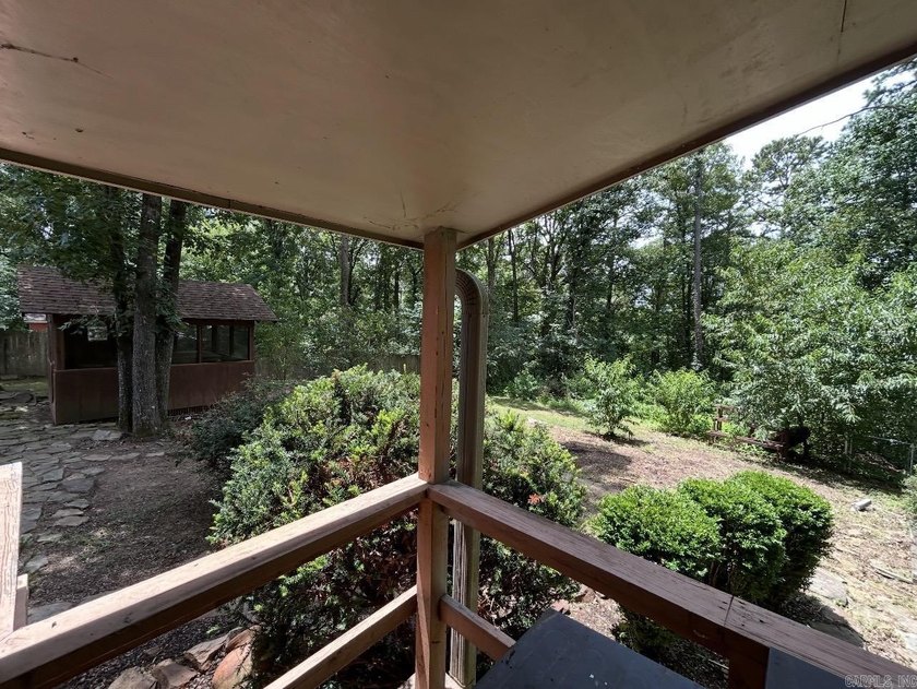 This Greers Ferry Lake area home retreat, is just 3.3 miles to - photo 34