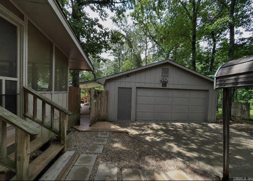This Greers Ferry Lake area home retreat, is just 3.3 miles to - photo 38