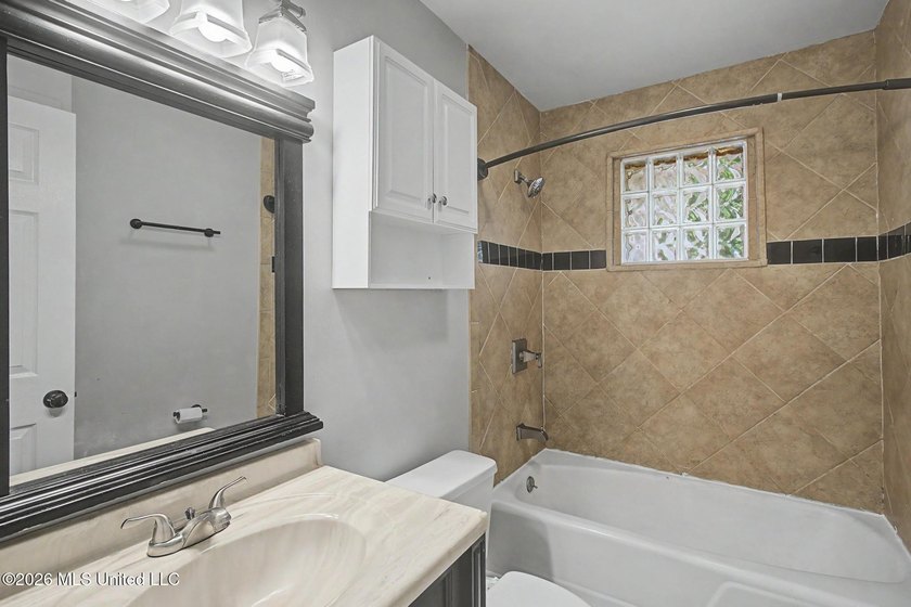 Charming home that is move in ready. This cozy home is waiting - photo 11