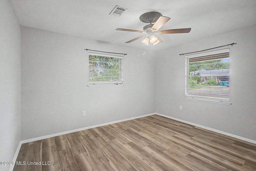 Charming home that is move in ready. This cozy home is waiting - photo 12