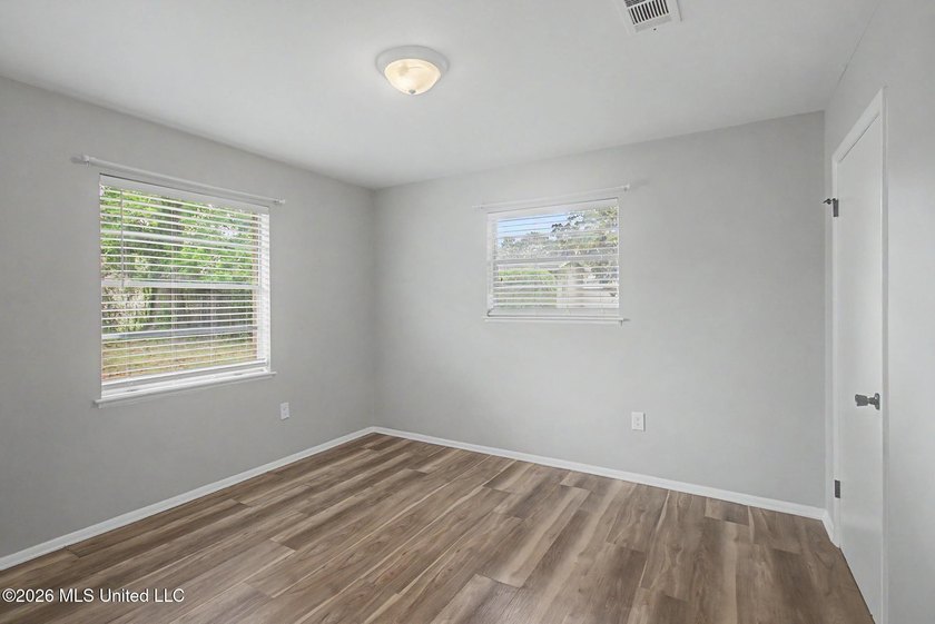 Charming home that is move in ready. This cozy home is waiting - photo 14