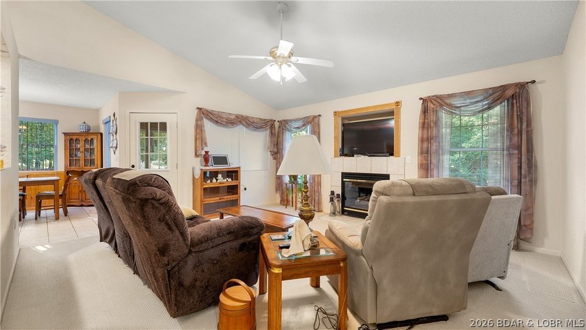 Spacious main level living in the heart of Osage Beach! This 3 - photo 7