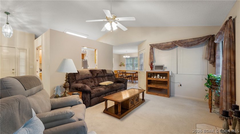 Spacious main level living in the heart of Osage Beach! This 3 - photo 8