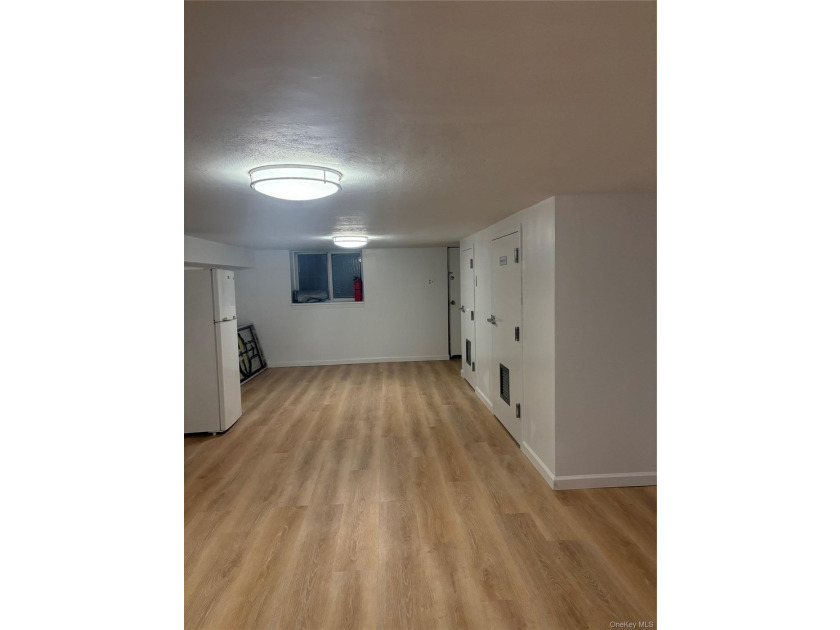 This well-maintained 3-bedroom, 1 full bath, and 2 half-bath - photo 20