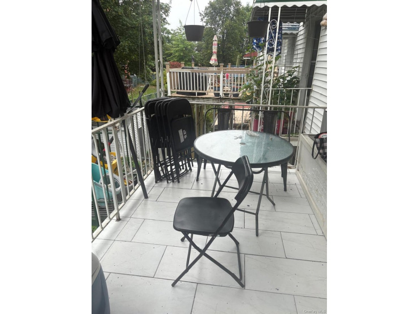 This well-maintained 3-bedroom, 1 full bath, and 2 half-bath - photo 29