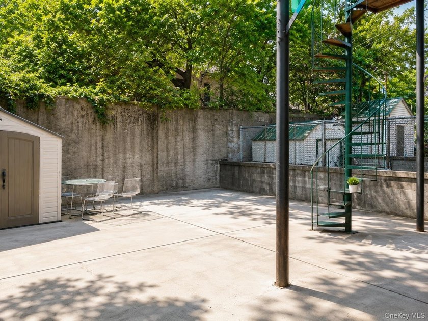 This well-maintained 3-bedroom, 1 full bath, and 2 half-bath - photo 33