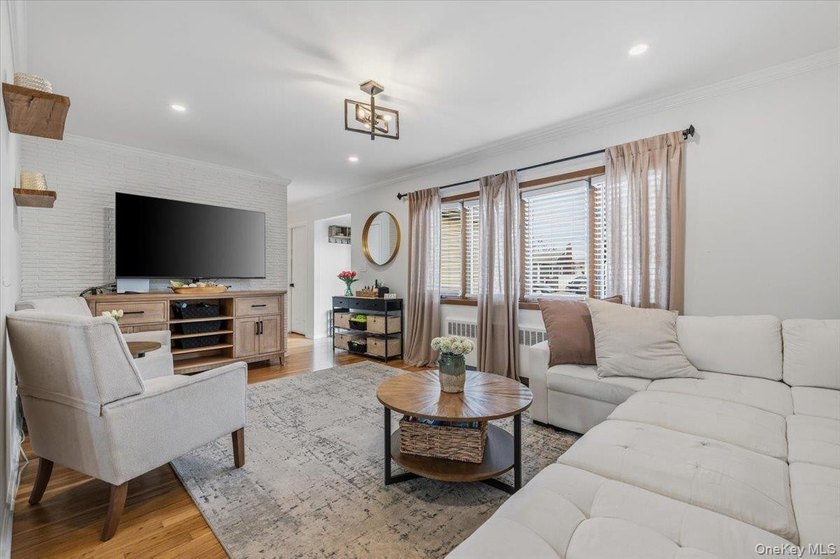 Step into this beautifully updated 3-bedroom, 1.5-bath ranch - photo 4