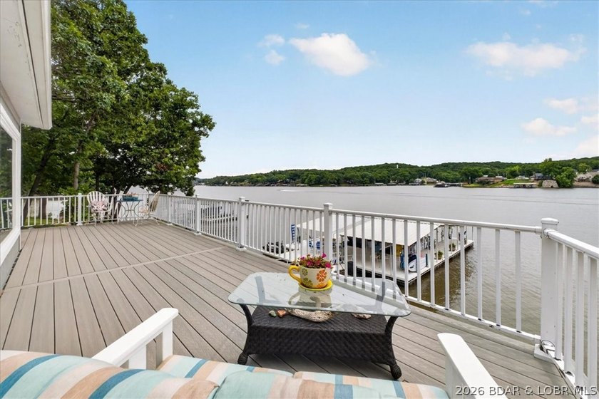 COMPLETELY REMODELED &amp; FULLY FURNISHED! This turnkey 2-bedroom - photo 5