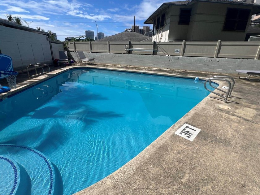 Back on Market!! Location, Location, Location! Charming - photo 6
