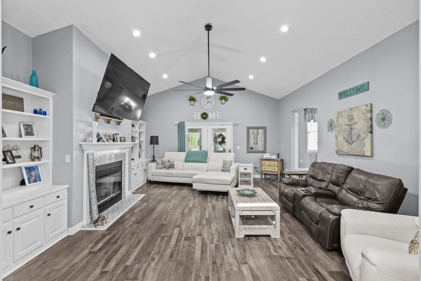 Back on the market at no fault of the sellers! This beautiful - photo 11