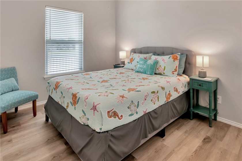 Welcome to *Texas Tides* a beautiful 3 bedroom 2 bath home in - photo 11