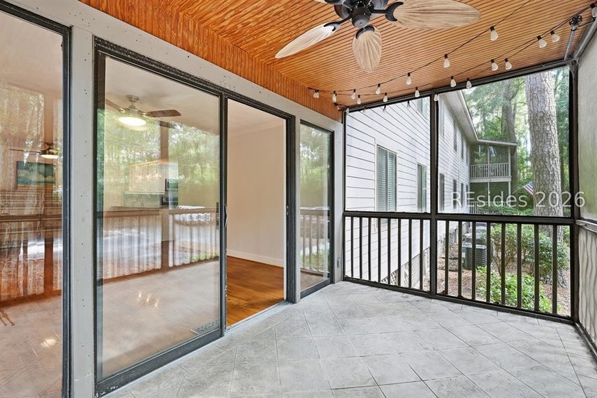 Island living at its finest! Welcome to this stunning 3BR/2BA - photo 11