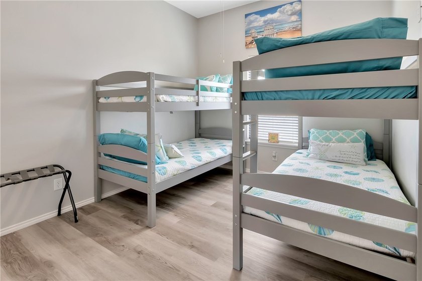 Welcome to *Texas Tides* a beautiful 3 bedroom 2 bath home in - photo 13
