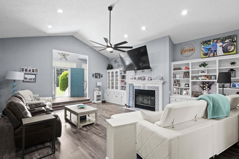 Back on the market at no fault of the sellers! This beautiful - photo 14