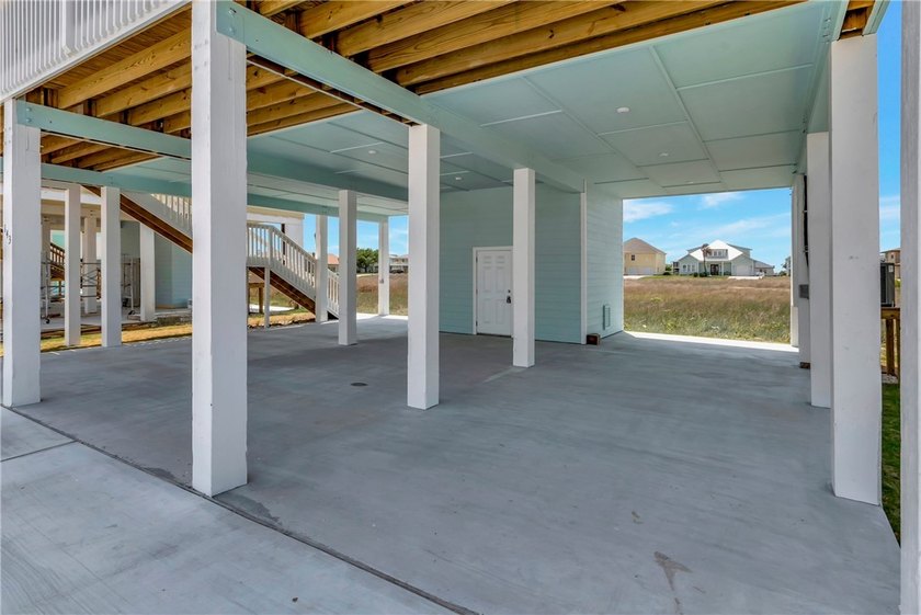 Welcome to *Texas Tides* a beautiful 3 bedroom 2 bath home in - photo 19