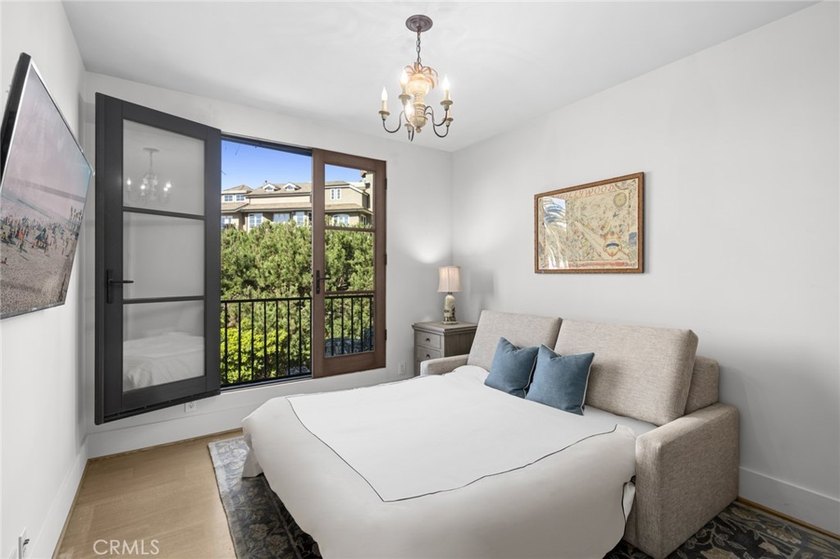 Located in one of Laguna Beach's most coveted neighborhoods - photo 26