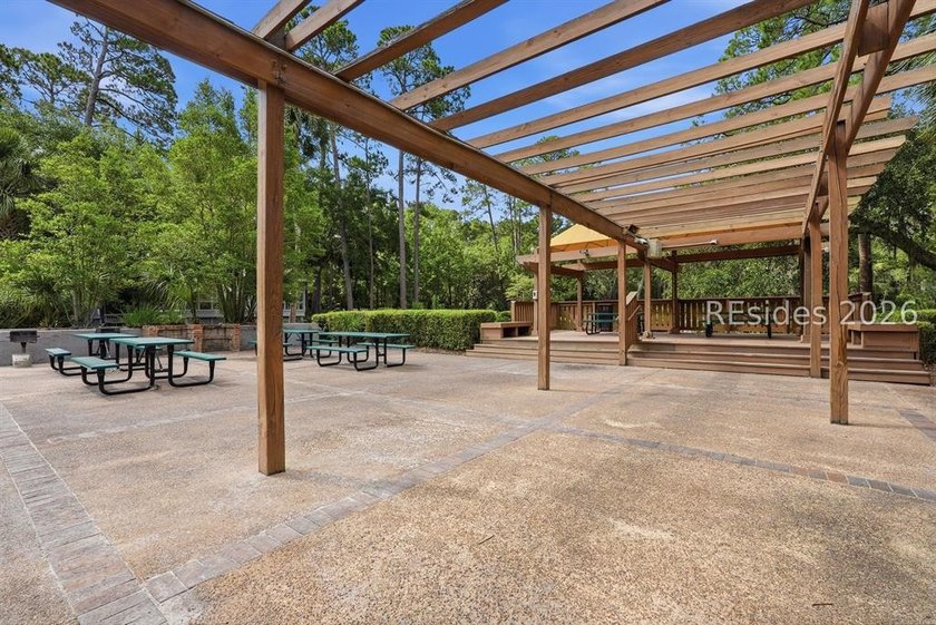 Island living at its finest! Welcome to this stunning 3BR/2BA - photo 27