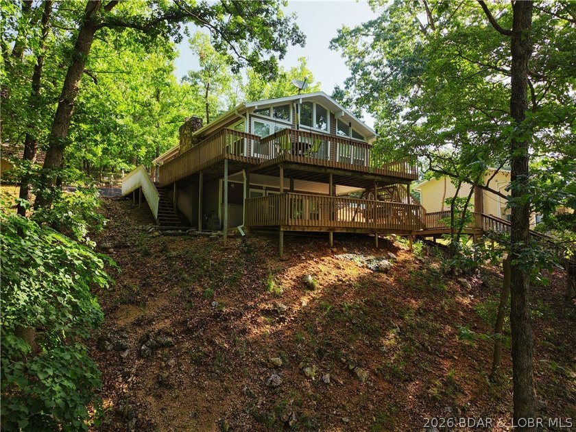 Finding a lakefront property with both great water access and - photo 5