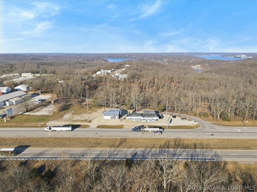 Rare opportunity to acquire a fully occupied mixed-use - photo 4