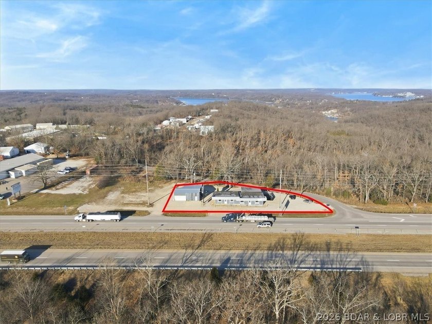 Rare opportunity to acquire a fully occupied mixed-use - photo 5