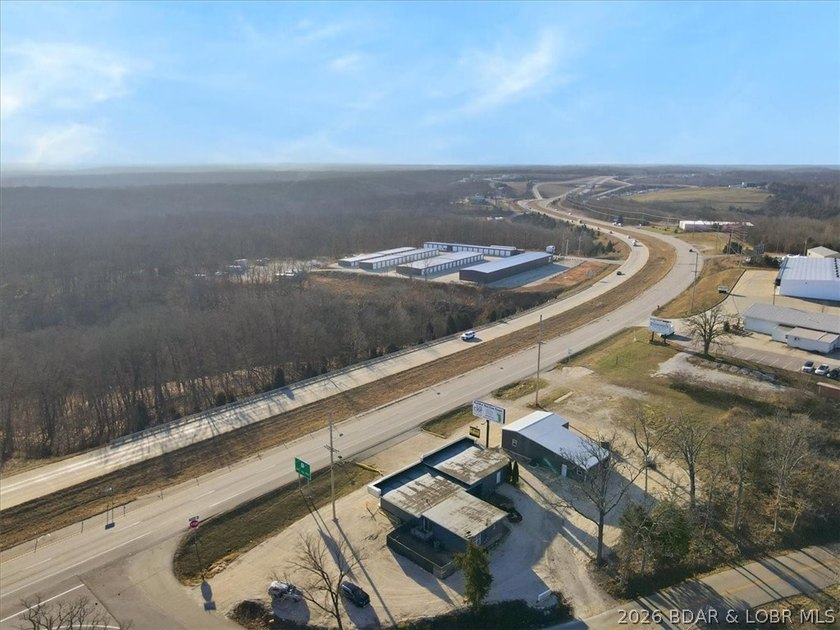 Rare opportunity to acquire a fully occupied mixed-use - photo 7