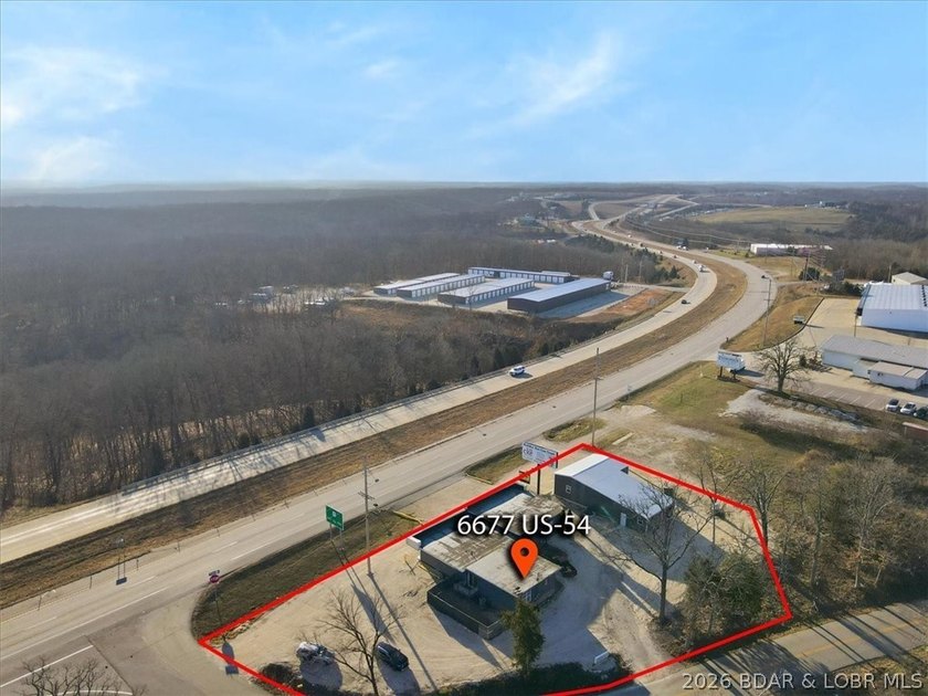 Rare opportunity to acquire a fully occupied mixed-use - photo 9