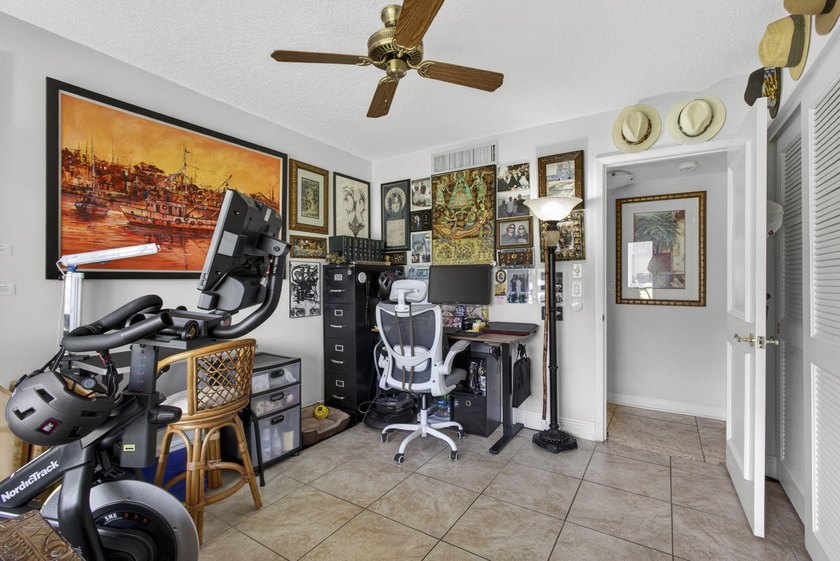 Beautifully maintained 2BR/2BA end-unit villa in desirable - photo 26