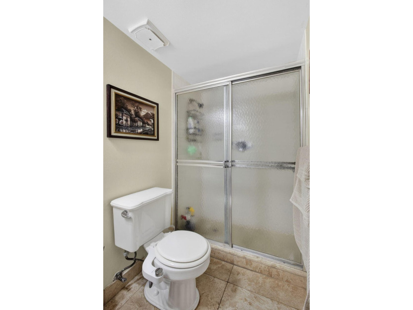 Beautifully maintained 2BR/2BA end-unit villa in desirable - photo 30
