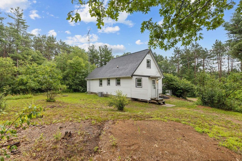 Completely updated 4-bedroom home situated on 2.9 private acres - photo 34