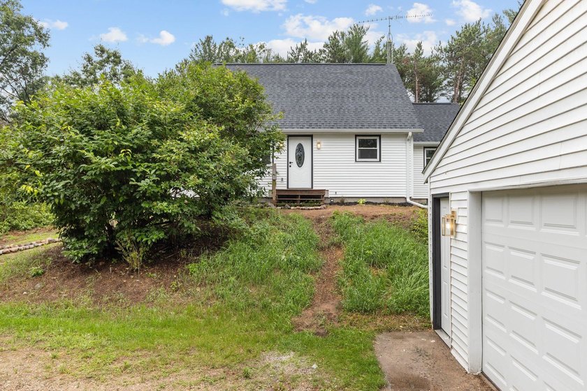 Completely updated 4-bedroom home situated on 2.9 private acres - photo 37