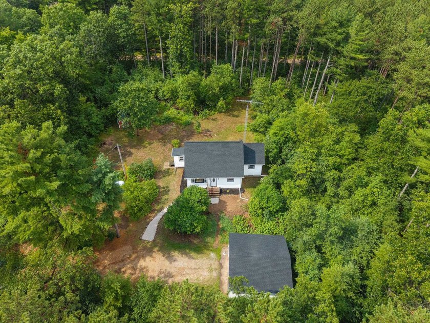 Completely updated 4-bedroom home situated on 2.9 private acres - photo 47