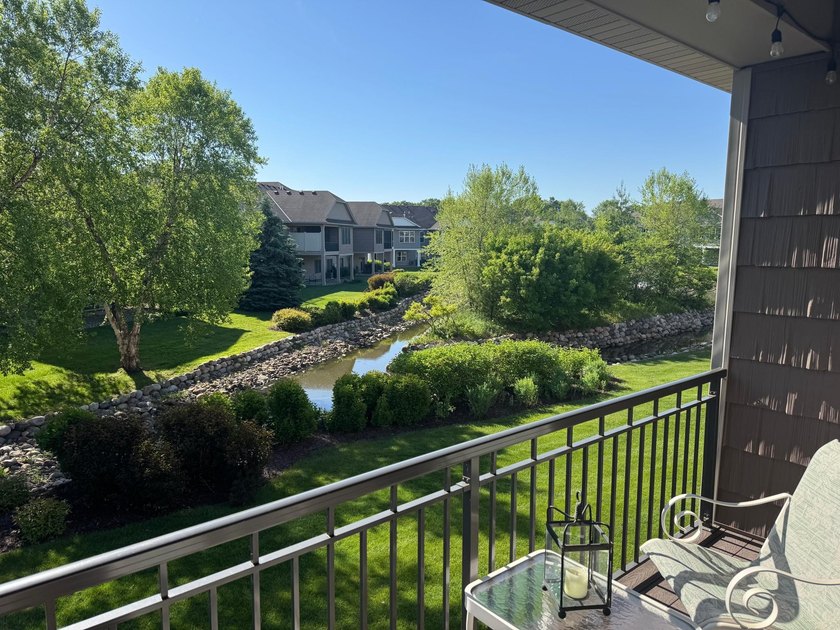 Nestled in the highly desirable Bluffs of Sans Pierre with - photo 4
