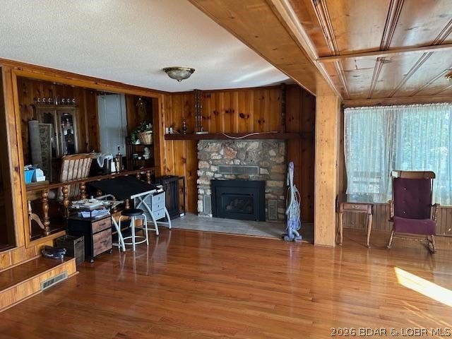 Wonderful lake view from this Gravois home. Original owner is - photo 3