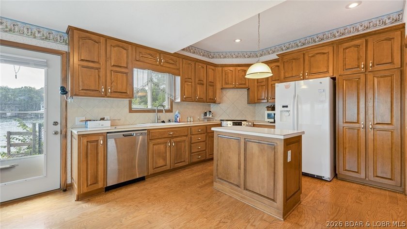 Wonderful lake view from this Gravois home. Original owner is - photo 6