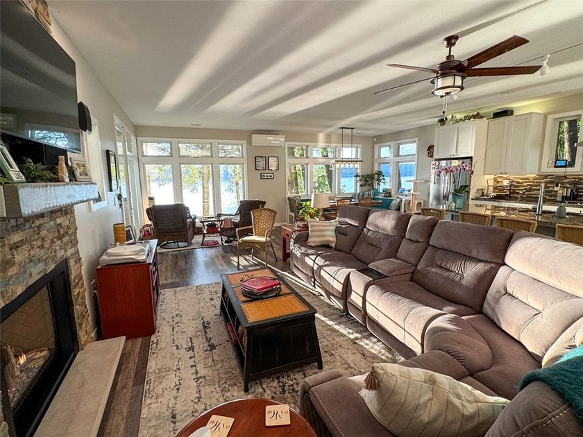 The Ultimate All-Season Lake Home. Custom 4 BR, 3.5 Bath, 2426 - photo 21