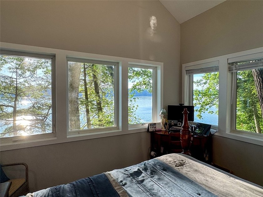 The Ultimate All-Season Lake Home. Custom 4 BR, 3.5 Bath, 2426 - photo 29