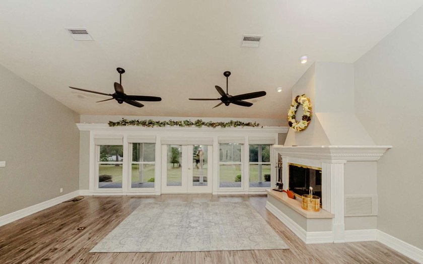 Welcome to your peaceful retreat in Lake City, Florida. This - photo 15