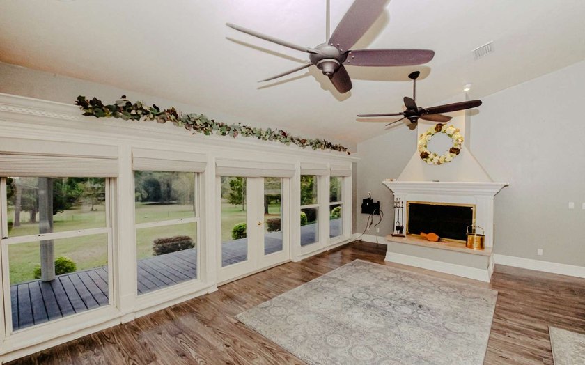 Welcome to your peaceful retreat in Lake City, Florida. This - photo 16