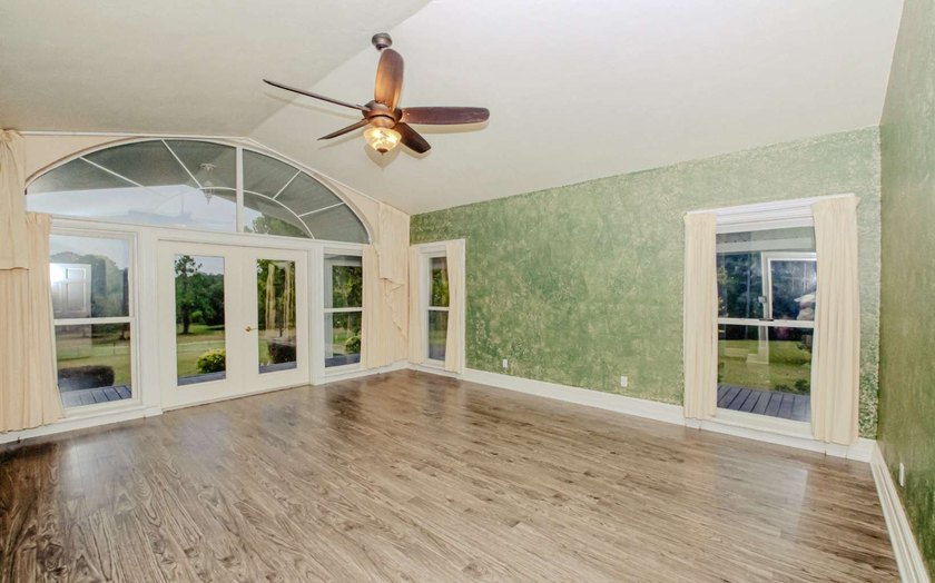 Welcome to your peaceful retreat in Lake City, Florida. This - photo 18