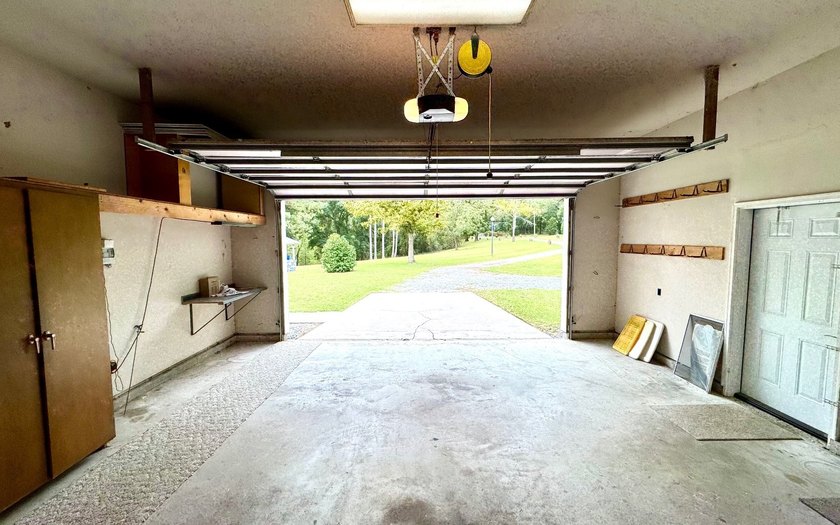Welcome to your peaceful retreat in Lake City, Florida. This - photo 28