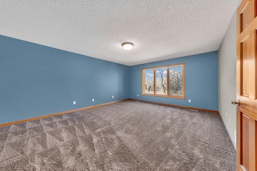 Wonderful one-level living in the highly sought-after Eagle - photo 8