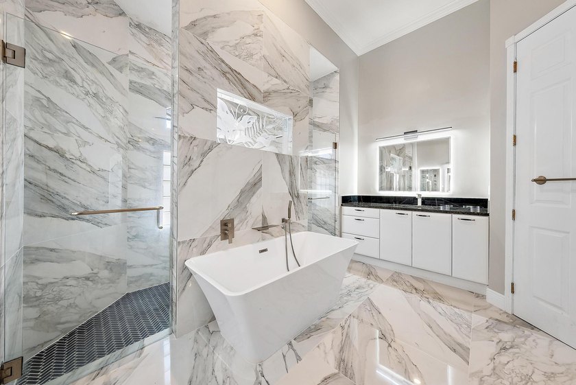 Nestled on 2.5 private acres, this beautifully updated estate - photo 19