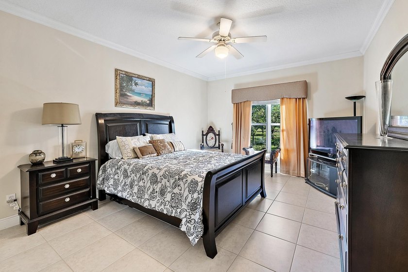 Nestled on 2.5 private acres, this beautifully updated estate - photo 21