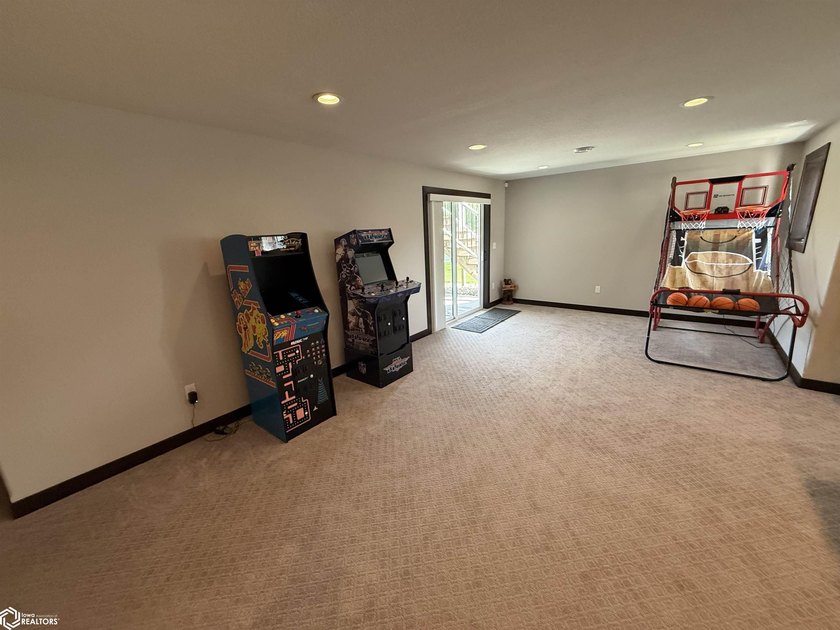 This stunning newer-construction 5-bedroom ranch home perfectly - photo 27