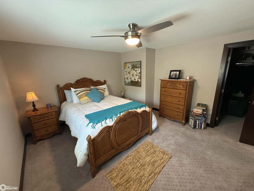 This stunning newer-construction 5-bedroom ranch home perfectly - photo 30