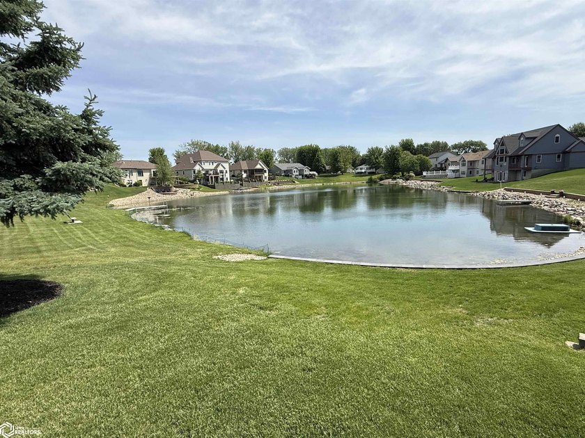 This stunning newer-construction 5-bedroom ranch home perfectly - photo 34