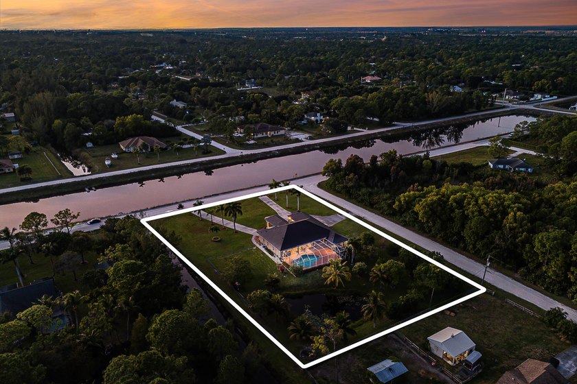 Nestled on 2.5 private acres, this beautifully updated estate - photo 35